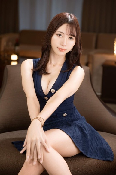 色白美肌でGカップな２９歳ジュエリーショップ店員。極太チ●ポの激ピスに絶叫しながら絶頂