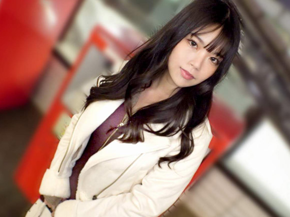 新横浜で２３歳会社員をナンパ、ホテルでマッサージ。お尻をひん剥いて手マンすると潮を大噴射。濡れやすい・締りが良い・感度も高いぐちゅぐちゅマ●コでイキ狂う