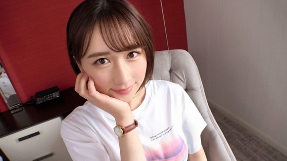東京駅周辺で２４歳不動産会社OLをナンパ。敏感なパイパンオマ●コのせいで喘ぎまくり 2