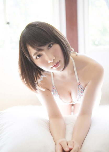 170116高橋朱里のエロ画像011