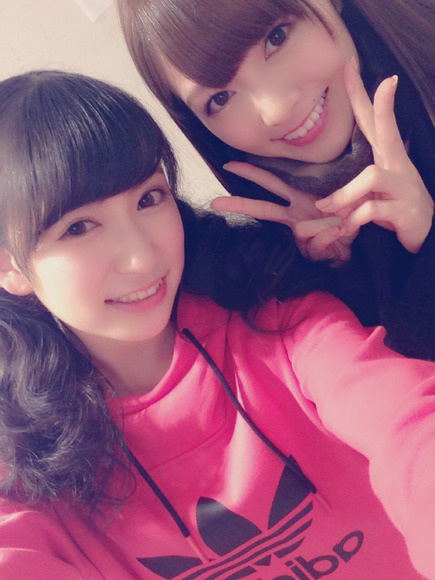 吉田朱里_自撮り015