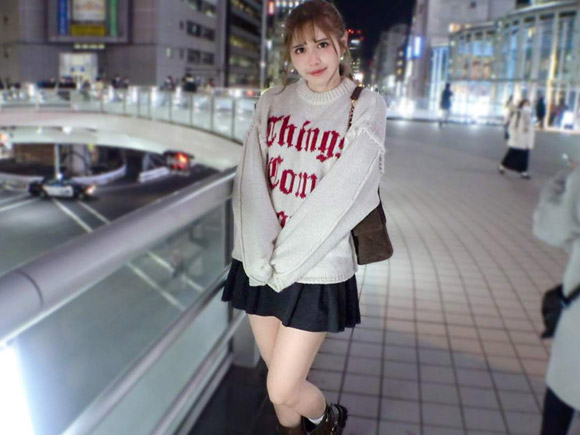 モデル級の24歳色白スレンダー美女がネットでAV応募→体験撮影。乳首だけで敏感に反応…挿入されて何度もお漏らししながらイキまくる
