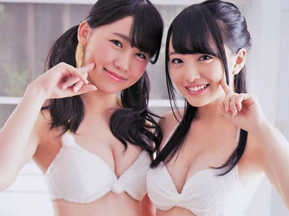 AKB小嶋真子(17)の色白巨乳グラビアがたまらんwwwJKの水着は何度も抜けるwww