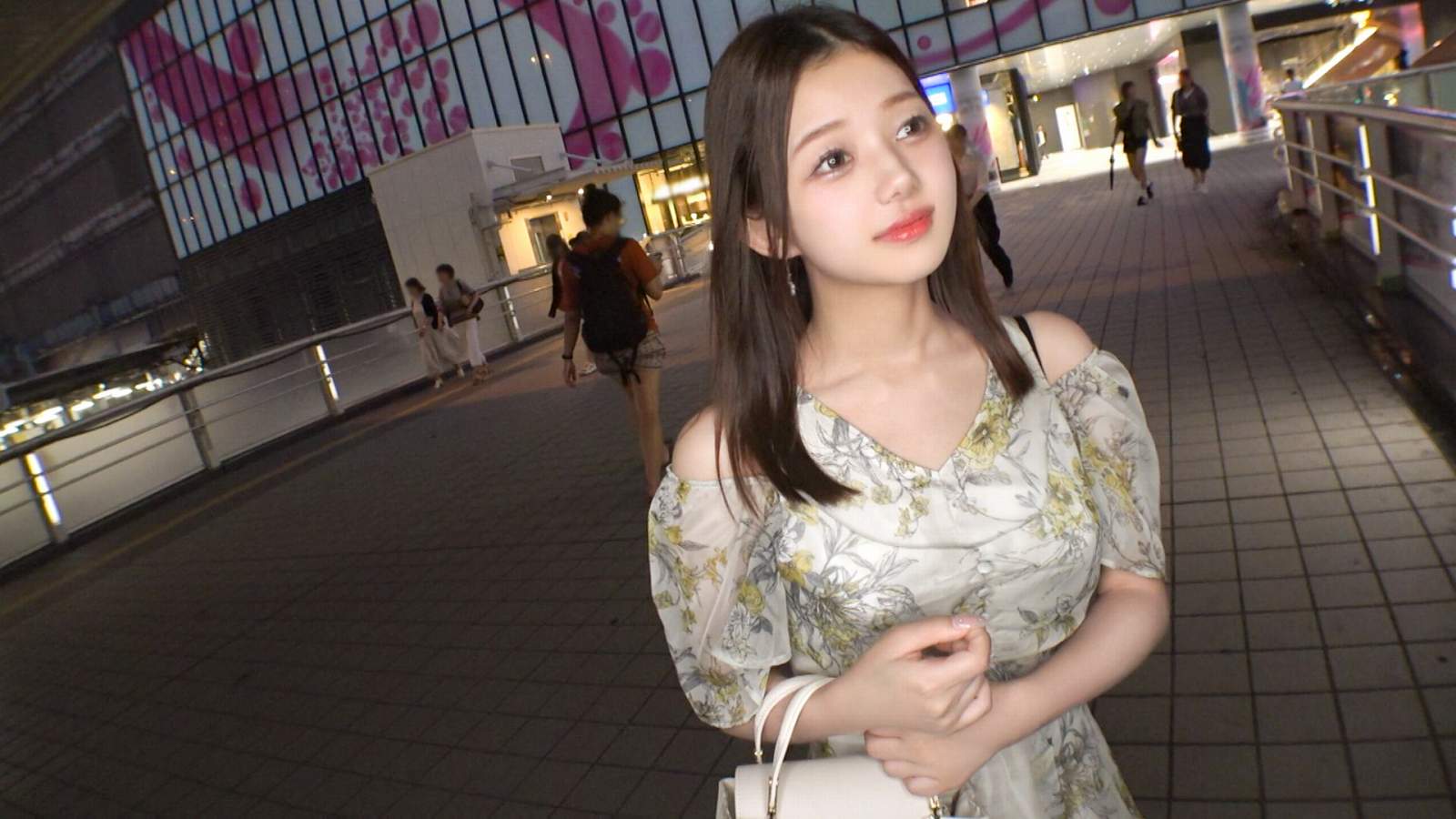 河合すみれ乳首画像 渋谷で２２歳ミステリアス美女をナンパ。小柄なスレンダー美乳＆マシュマロ美尻 : 画像ナビ!