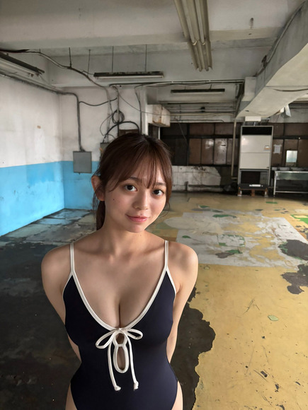 蓬莱舞 スレンダー女優の甘い誘惑