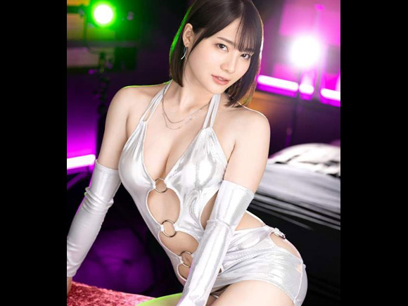 鈴村あいりがフェティッシュなエロコスで抜きまくってくれる