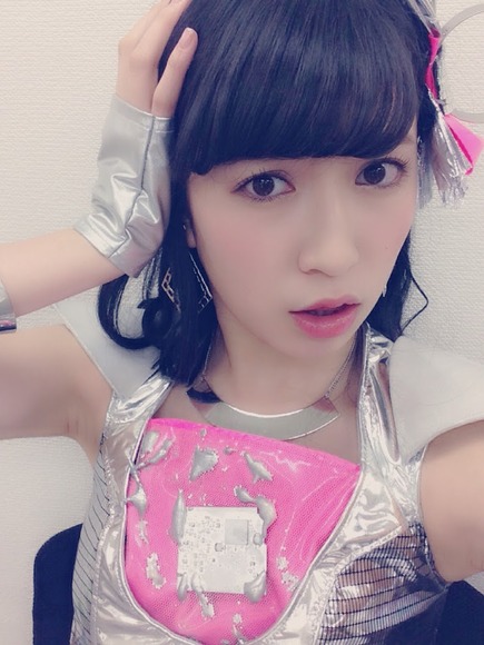 吉田朱里_自撮り021