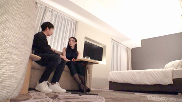 夜の築地で３４歳現役秘書をナンパ。脱ぐとGカップ、激しく求める肉食系…手マンで大量潮吹きアクメ 6