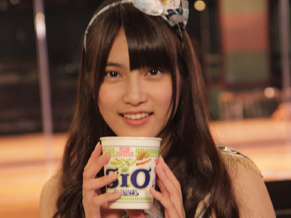 入山杏奈とカップヌードル