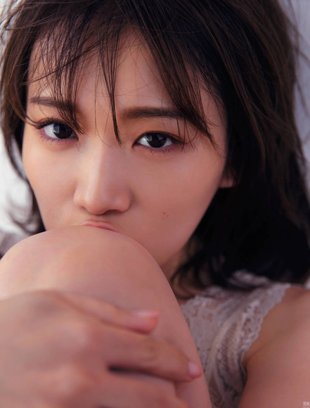 200905秋元真夏005