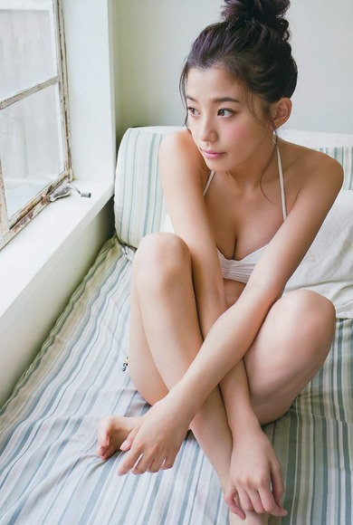 170301朝比奈彩のエロ画像016