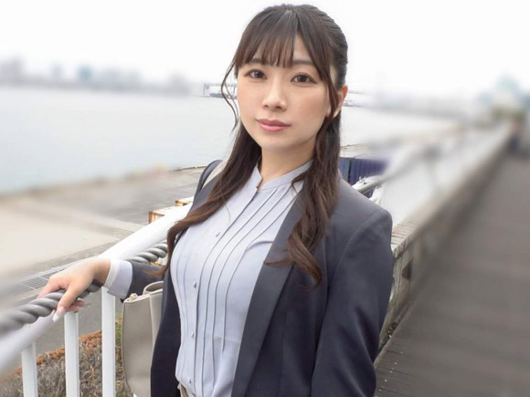 ２５歳清楚系OLと背徳の昼休み。敏感に反応して痙攣しながら絶頂