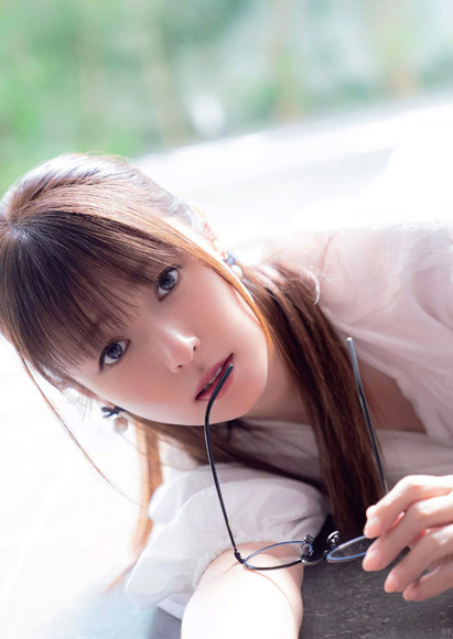 201110深田恭子002