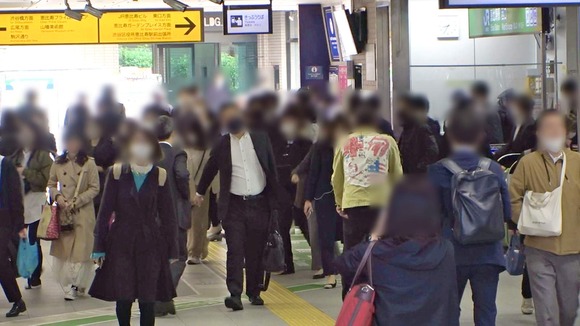 Fカップの新人OLと仕事をサボって夏の小田原旅行。プールでいちゃいちゃ…ホテルでキス 5