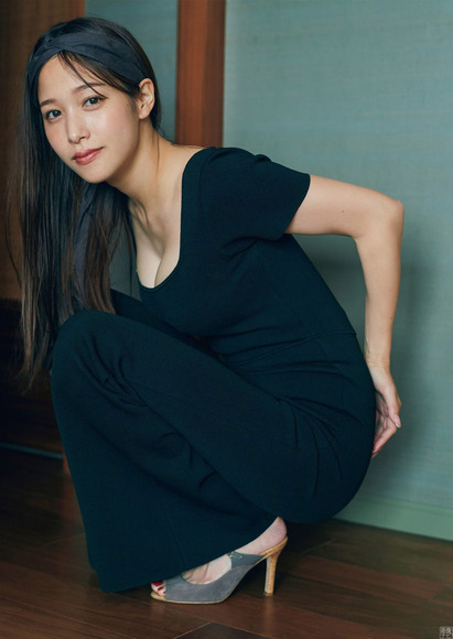 210913鷲見玲奈007
