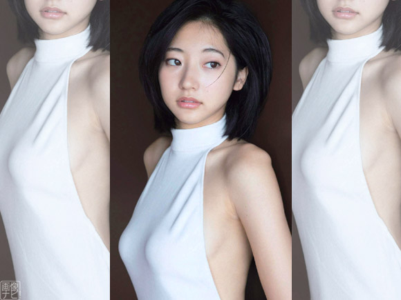 武田玲奈(20)のエロいドレス姿。おっぱいの形が浮き出てる…
