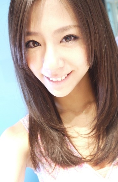 西内まりやの自撮り写メ012