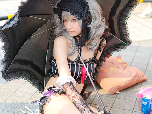 ガチで美人だしコスプレの完成度も超高い現役女子大生コスプレイヤーさん。ほとんど下着姿とも言える露出度でサービスショット連発！