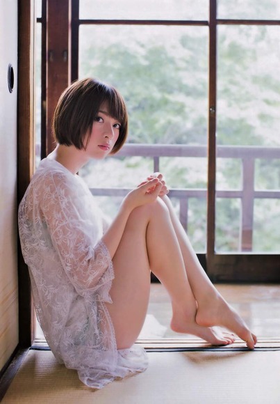 橋本奈々未の美脚画像018