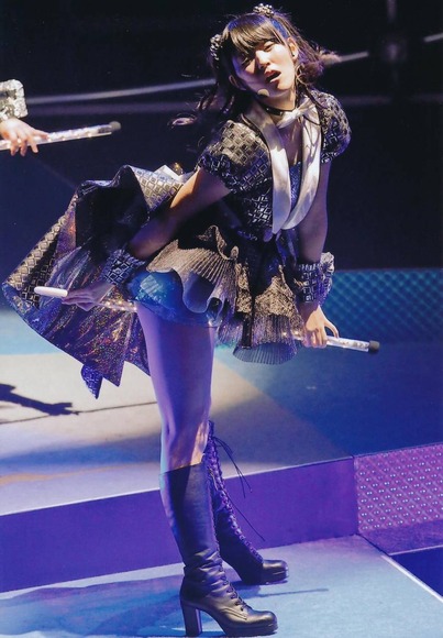 鈴木愛理のふともも041