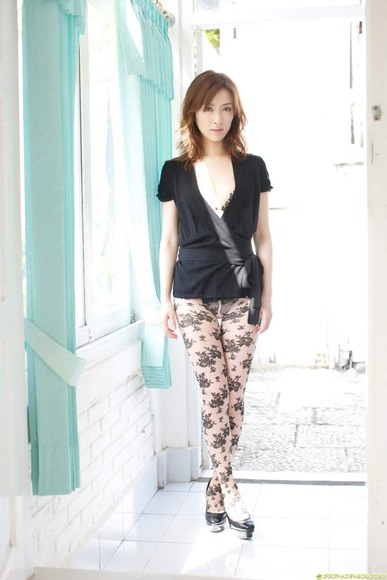 瀬戸早妃のグラビア画像001