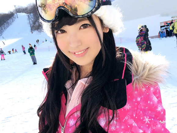 脱がせてみたら実はTバックを履いていた清楚系美少女w