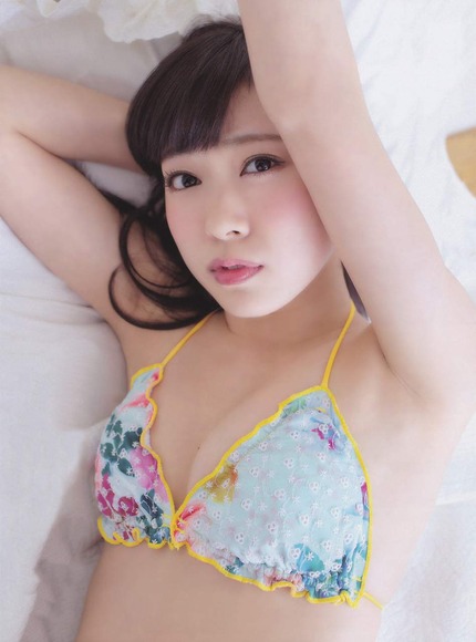 渡辺美優紀のグラビア画像049