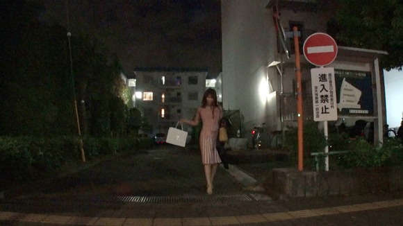 スレンダーなのにHカップ爆乳の２２歳女子大生を中野で発見→車内でパイズリ→ホテルへ… 12