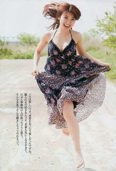 131008白石麻衣と大島優子021
