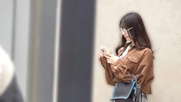２６歳清楚系女子を呼び出して彼氏放置させてNTR。色白美巨乳でパイズリ、綺麗なパイパンマ●コに中出し