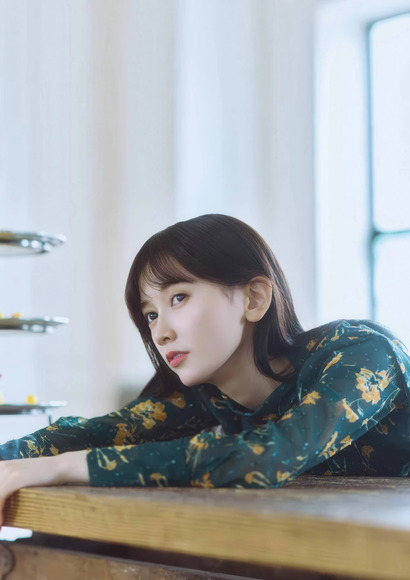 乃木坂４６池田瑛紗 色白美肌の多才美女