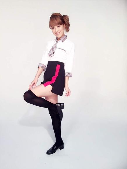 鈴木奈々の下着姿画像011