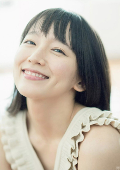 200103吉岡里帆003