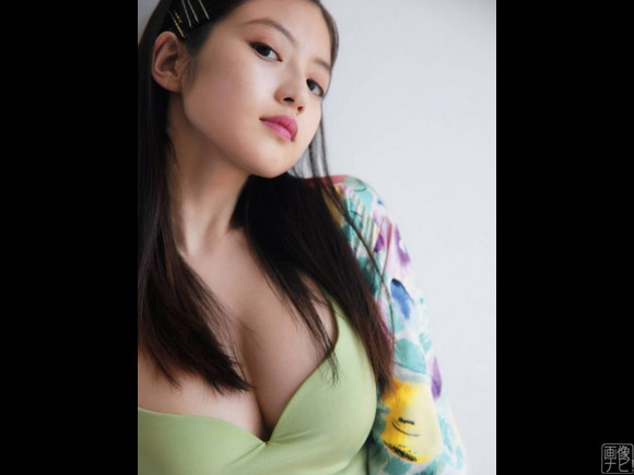 今田美桜ちゃんのドスケベボディがエッチでたまらんww