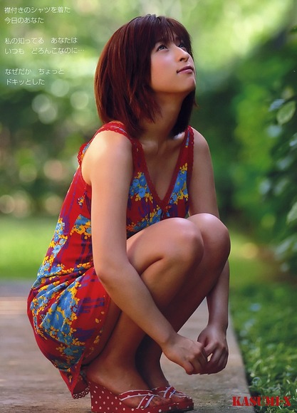 仲根かすみのグラビア画像003