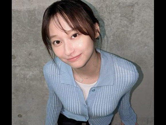元日向坂４６影山優佳 胸のラインに注目が集まる