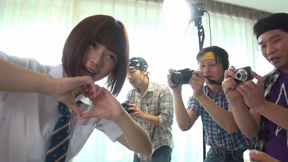 紗倉まなの輪姦撮影会画像001