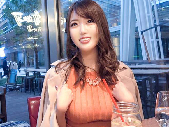 カフェでお話。おっぱいが気になる