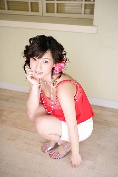 仲根かすみのグラビア画像049