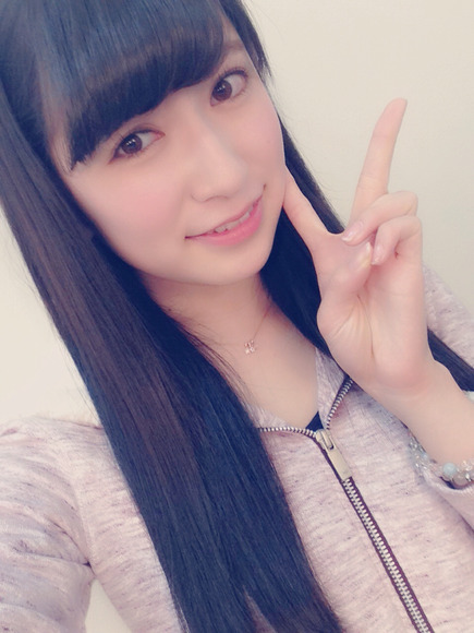 吉田朱里_自撮り046