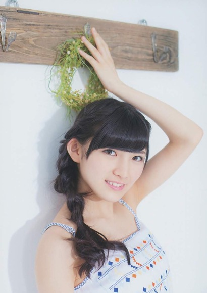 岡田奈々のグラビア画像010