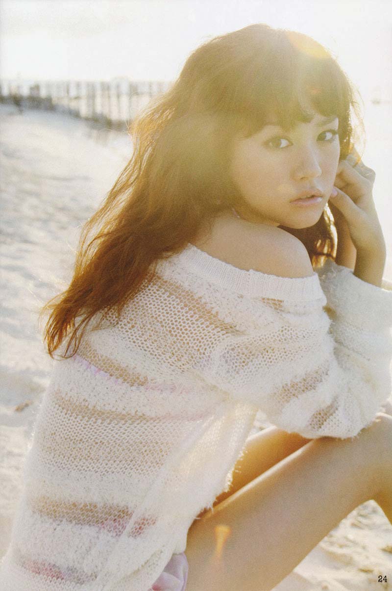  桐谷美玲 胸エロ画像 