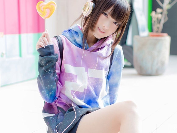 ふとももが最高なサブカル系美少女