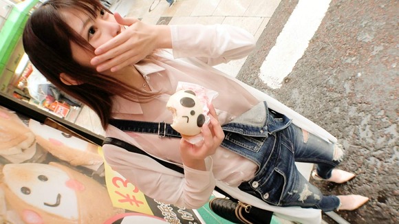 アイドル級の２０歳小悪魔女子をレンタル彼女。中華街デート→カラオケでキスしてホテルへ… 9