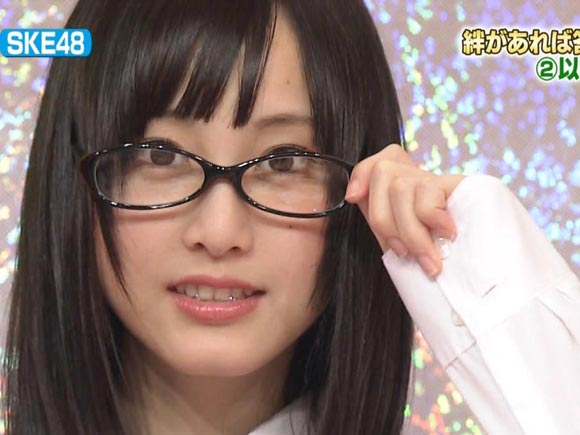 SKE48松井玲奈のメガネ姿