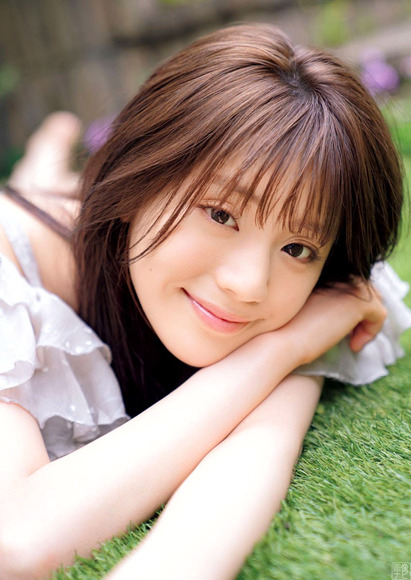 200724貴島明日香の少しエッチなグラビア画像004