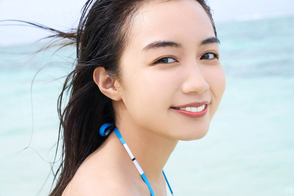 200201黒木ひかりのセクシーなグラビア画像004