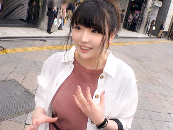 駅前で声かけ。この時点ではわかりませんでしたが、かなりの巨乳です