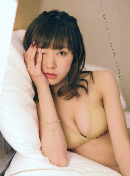渡辺美優紀のグラビア画像037