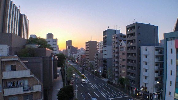 ロシア出身の超絶美人な語学スクール講師。仕事の合間にロケ車内で脱がせてフェラ… 20